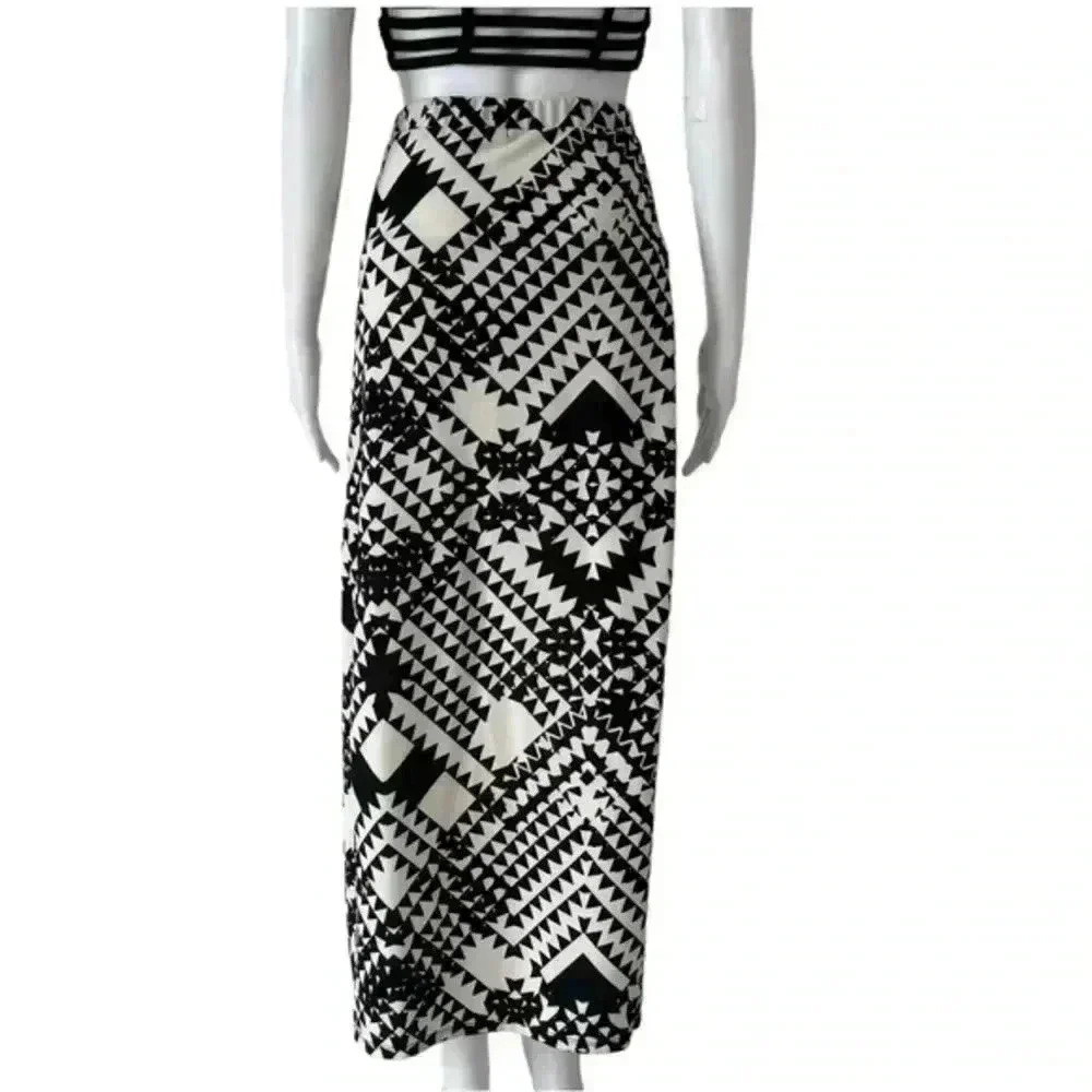 Material Girl Black/White Pull-on Size Small Long Skirt Women's Maxi Style Slit - Picture 2 of 9